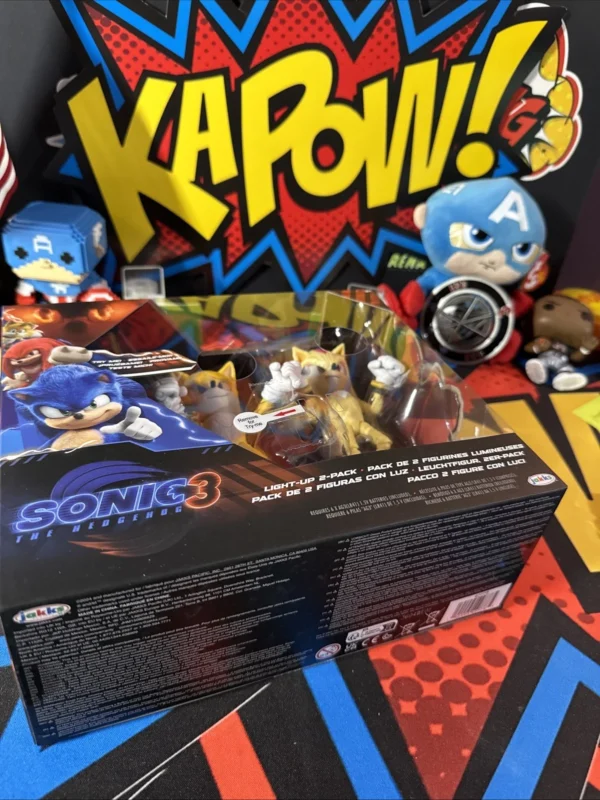 Jakks Sonic the Hedgehog 3 Sonic & Shadow Yellow Light-Up 3.5" Figure 2-Pack Set - Image 4